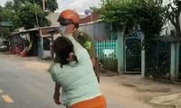 Bà Tuyền đánh một công an viên