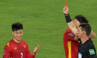 Đội tuyển Việt Nam thua ngược đáng tiếc sau tấm thẻ đỏ của Duy Mạnh 