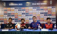 Họp báo trước trận bán kết U22 Việt Nam vs U22 Indonesia: Cầu thủ cần tự tin vào bản thân