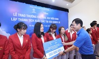 Quỹ Hỗ trợ Tài năng trẻ Việt Nam trao thưởng cho VĐV, HLV điền kinh giành huy chương SEA Games 32