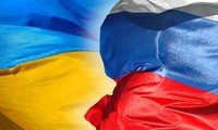 Quan hệ Ukraine-Nga đang trở nên sóng gió sau việc Ukraine tuyên bố không trả khoản vay trị giá 3 tỷ USD cho Nga. (Ảnh AP)
