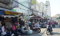 Mua bán hoá chất tại chợ Kim Biên.