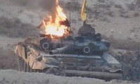 Chiếc xe tăng T-90 bốc cháy. Ảnh: Livejournal.
