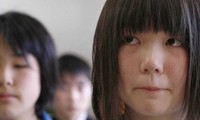 Một học sinh Nhật Bản trong lớp học ở thành phố Ofunato, tỉnh Iwate. Ảnh: Reuters