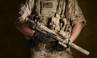 Một lính đặc nhiệm Mỹ với khẩu MP7. Ảnh: Pinterest.