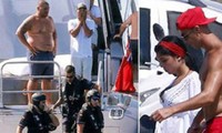 Cảnh sát kiểm tra du thuyền của Ronaldo.
