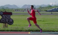 Vận động viên Trung Quốc đánh bại tiêm kích khi chạy đua 100 m