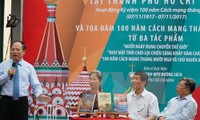 Phó Bí thư Thường trực Thành uỷ Thành phố Hồ Chí Minh Tất Thành Cang phát biểu trong chương trình toạ đàm về sách Nga. (Ảnh: Phương Vy/TTXVN)