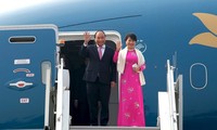 Thủ tướng, Phu nhân và đoàn Việt Nam đến sân bay Palam, New Delhi. Ảnh: VGP/Quang Hiếu