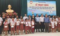 VWS đồng hành trao 481 suất học bổng Nguyễn Hữu Thọ
