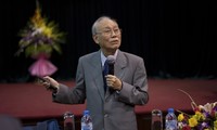 Giáo sư Nguyễn Quang Riệu. Ảnh: Vjsonline.Org.