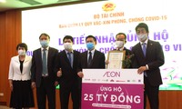 Tập đoàn AEON trao 25 tỷ đồng đóng góp vào quỹ Vắc-xin phòng chống COVID-19 của Việt Nam