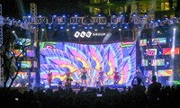 Hàng nghìn khán giả “phiêu” cùng Bảo Trâm, Anh Tú trong đêm nhạc tại FLC Sầm Sơn 