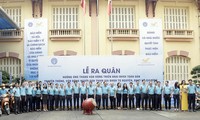 Đồng loạt xuống đường vận động người dân tham gia BHXH, BHYT