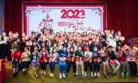 10,000 hộp quà hạnh phúc tặng sinh viên Đại học Hồng Bàng dịp Tết Nguyên Đán 2023