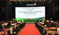 Chủ tịch Vietcombank Phạm Quang Dũng: Nhận một ngân hàng yếu kém là thách thức và cơ hội ! 