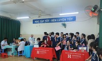 Đại học Quốc tế Hồng Bàng khám sức khỏe miễn phí cho học sinh 