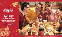 Coca-Cola lan tỏa thông điệp &apos;Gắn kết làm nên tết diệu kỳ&apos; trong chiến dịch tết 2024