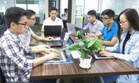 Nhóm nhà khoa học trẻ lập &apos;phòng thí nghiệm ảo&apos; cho hàng triệu học sinh