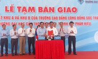 Bàn giao cơ sở vật chất để thành lập Phân hiệu Trường Đại học Cần Thơ tại Sóc Trăng