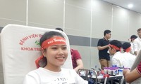 Nụ cười ‘tỏa nắng’ của các bạn trẻ tại ngày hội hiến máu Chủ nhật đỏ