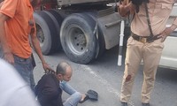 Khởi tố tài xế ‘thông chốt’, ép xe công vụ làm CSGT bị thương