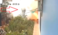 Hình ảnh camera ghi lại vụ nổ kinh hoàng khiến một người cháy đen