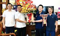 Bình Dương chúc mừng nhà vô địch Billiards thế giới Bao Phương Vinh