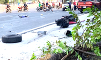 Ô tô tông hàng loạt xe máy ở Bình Dương, 5 người thương vong 