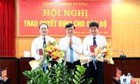 Bình Dương trao các quyết định công tác cán bộ