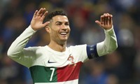 Ronaldo tiếp tục có cú đúp bàn thắng