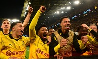 Các cầu thủ Dortmund ăn mừng chiến tích lọt vào bán kết Champions League.