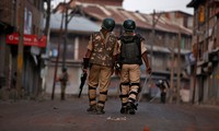 Cảnh sát Ấn Độ đang tuần tra. Ảnh: Reuter
