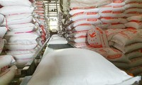 Giá xuất khẩu của gạo Thái Lan vượt Việt Nam