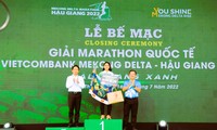 Nữ vận động viên lập kỷ lục mới tại giải Mekong Delta Marathon Hậu Giang