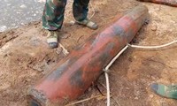 Đào đất xây nhà phát hiện quả bom 250 kg còn nguyên ngòi nổ