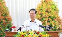 Chủ tịch nước dự bàn giao 1.400 căn nhà Đại đoàn kết ở Hậu Giang