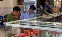 Detected violations in many gold stores in Can Tho and Hau Giang 