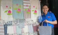Làng nghề khăn choàng Long Khánh