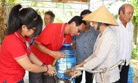 Ben Tre youth support people during the drought season