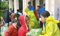 Thành Đoàn Cần Thơ tặng quà người dân bị ảnh hưởng bão lũ tại Sơn La 