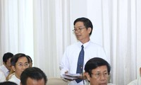 Ông Nguyễn Minh Toại – Giám đốc Sở Công Thương Cần Thơ trả lời chất vấn tại kỳ họp. Ảnh: CK