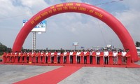 Thủ tướng kiểm tra dự án cao tốc Trung Lương - Mỹ Thuận