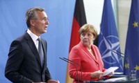 Thủ tướng Đức Angela Merkel và tổng thư ký NATO Jens Stoltenberg trong một sự kiện năm 2016 ở Đứcảnh: Reuters/Sputnik