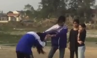 Xuất hiện 3 clip nữ sinh bị đánh hội đồng gào khóc ở Thanh Hoá