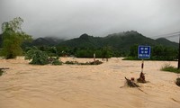 Mưa lớn ở Thanh Hóa làm ngập lụt chia cắt nhiều nơi, 1 người mất tích