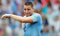 Cầu thủ Uruguay khóc rưng rức sau thất bại trước tuyển Pháp