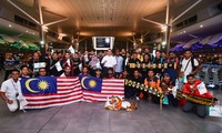 345 CĐV Malaysia tới Hà Nội cổ vũ chung kết AFF Cup