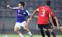 Các cầu thủ của Hà Nội FC đã khiến Shandong Luneng phải vất vả theo kèm.