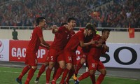 VIDEO: Mục kích Quang Hải đi bóng như Messi trước hàng thủ U23 Thái Lan